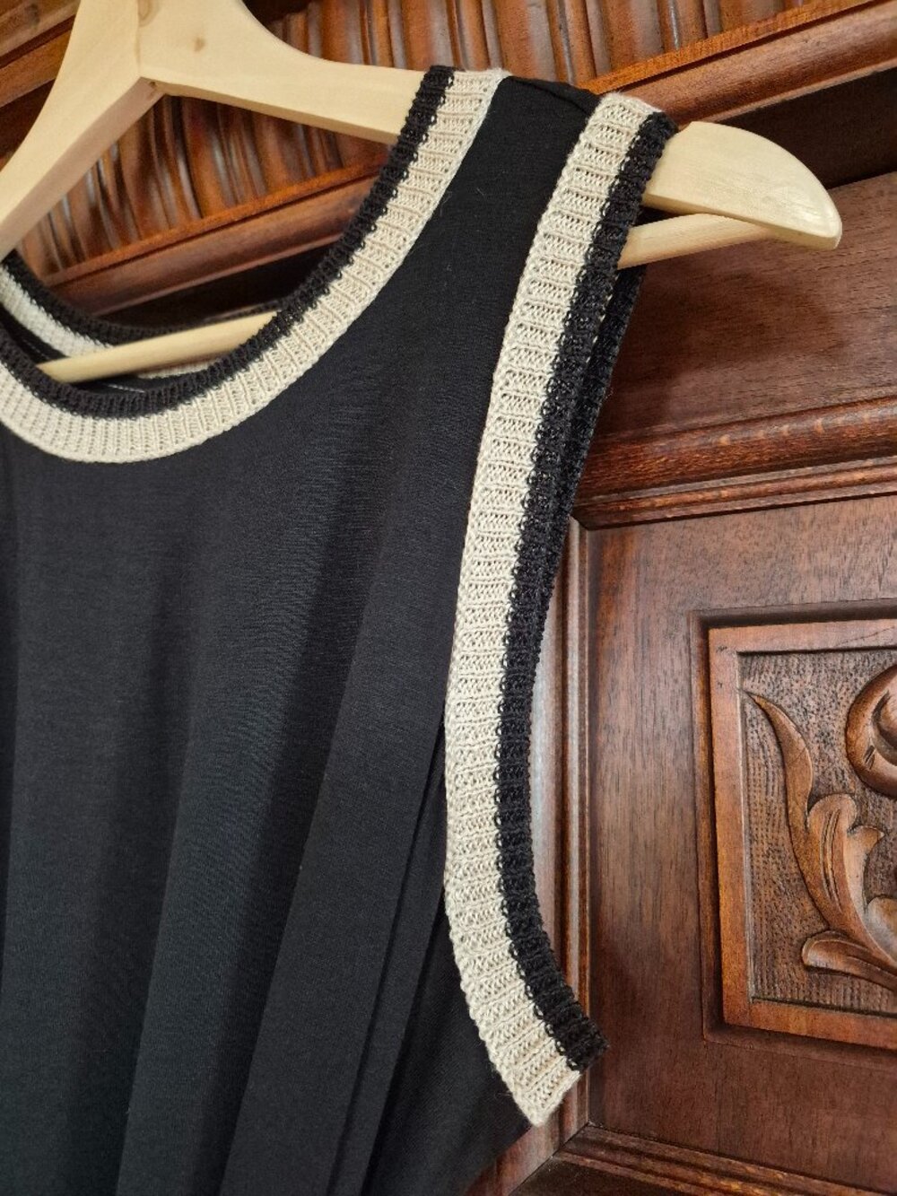 LIKE NEW Loft Midi Dress - Picture 7 of 10